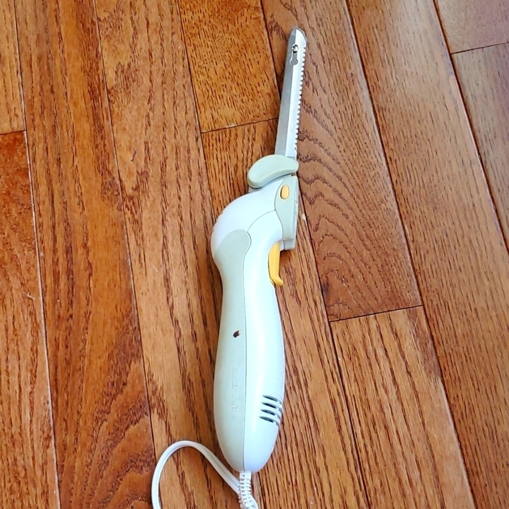 Black & Decker ERGO Electric Knife EK500 New Old Stock 1999 Ergonomic